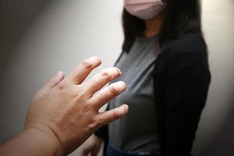 民防部队医护人员因非礼女下属，日前被判坐牢15个月。（示意图）