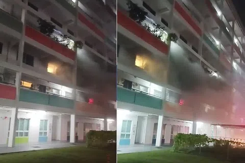 失火单位浓烟滚滚。（受访者提供）
