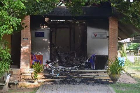 8月23日，泰国南部那拉提瓦府的一个政府办公楼遭人纵火，损毁严重。（法新社）