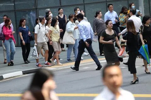 上班穿短裤未尝不可 本地出台环保节能着装指南