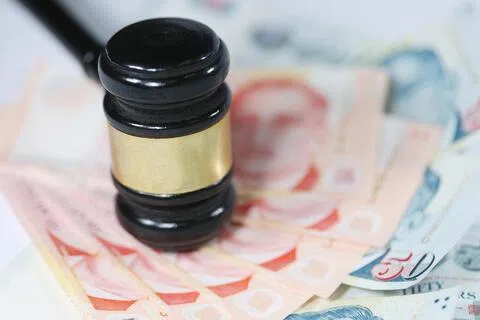 早前否认有罪，但在案件审理期间获准出国却潜逃，一年多后落网。他对其中24项控状认罪，余项由法官下判时一并考量。（档案照片）