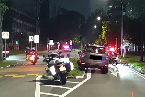 一名20岁男子去年10月吸食丧尸烟弹后开车，结果逆向行驶酿祸。（新加坡警察部队提供）