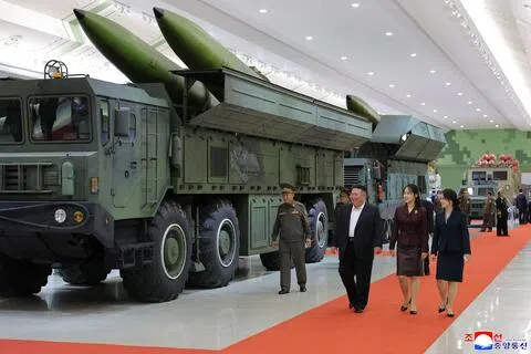 特朗普再提与金正恩会面 朝鲜展示新型核导弹彰显拥核决心