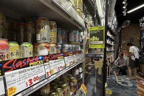 饮料瓶罐1角押金制10月1日全面实施 超市减价清销无标签库存