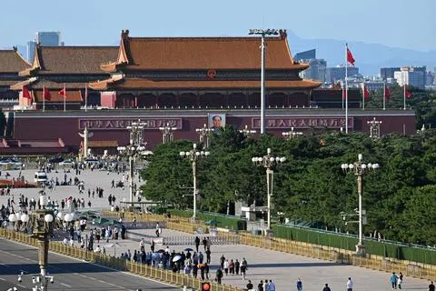 中共政治局星期一（9月21日）召开会议，决定10月26日至29日在北京召开二十届五中全会。图为北京天安门广场。（法新社）
