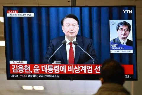 韩国前总统尹锡悦涉嫌违反《政治资金法》二审，检方要求判处他有期徒刑四年，追缴1亿3720万韩元。法庭定10月7日进行宣判。（法新社档案照片）