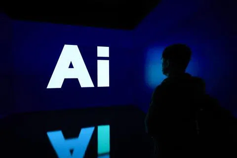 中国外交部发言人说，“关于人工智能表述问题，中方重视美方的立场，也尊重美方的提法。（彭博社）