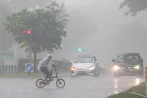 降雨暂缓烟霾影响 专家提醒受污染水蒸气也对人有害