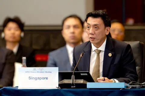 交通部长兼财政部第二部长萧振祥星期三（10月21日）在香港举行的亚太经合组织财政部长会议上发表讲话时说，随着新加坡人口老龄化，我国也在调整公积金制度，以更好地保障国人退休后的生活所需。（财政部提供）