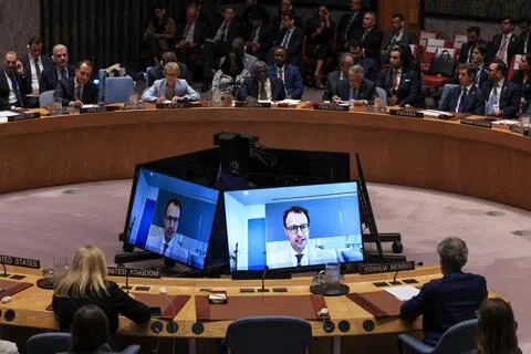 9月23日，Anthropic首席执行官阿莫代伊通过视频连线告诉联合国安理会，如果管理不善，“人工智能可能会对全人类构成风险”。（路透社）