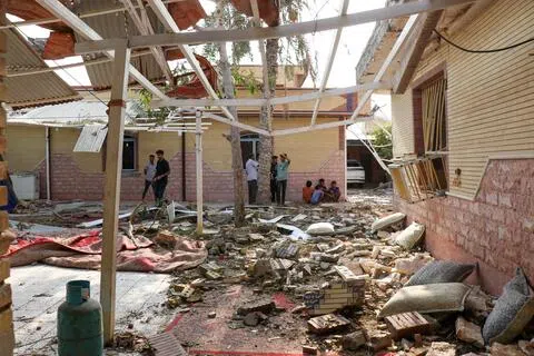美军周二（9月1日）晚袭击伊朗南部多个地方。伊朗方面说，（图）霍尔木兹甘省锡里克一处婚礼聚会被殃及，造成许多人员伤亡。（路透社）
