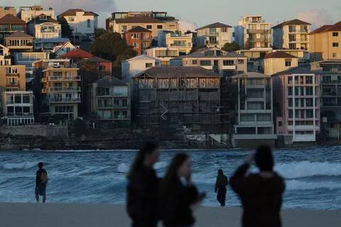 邦迪海滩是澳洲知名景点，去年12月发生针对犹太社群的大规模枪击事件，造成十几人死亡、数十人受伤。（路透社）