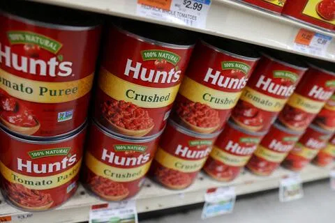 生产亨氏（Hunt’s）番茄酱等产品的康尼格拉（Conagra Brands）指出，消费者越来越仔细查看食品成分，并日益使用人工智能工具辅助购买决策。（路透社档案照片）