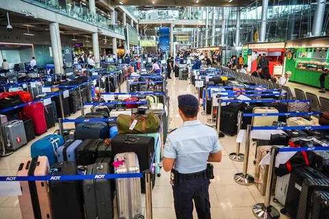 泰国水灾影响面扩大 泰航取消三成曼谷航班 本田一电单车厂停工