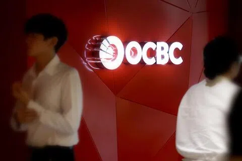 华侨银行也是今年新加坡海峡时报指数成份股中表现最佳股。截至星期一（10月26日）闭市，华侨银行股价今年已累计上涨46.5%。（王彦燕摄）