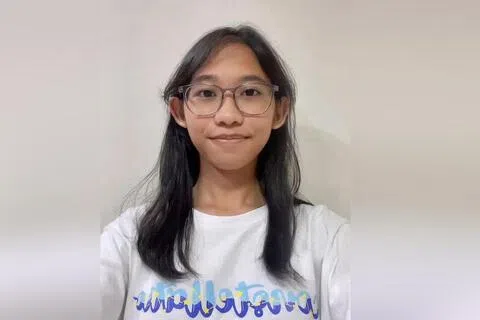 在柬埔寨金边失联的20岁新加坡女子艾莎已寻获，家属仍心存疑惑。（取自脸书）