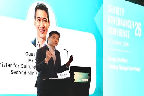 文化、社区及青年部长兼教育部第二部长梁振伟星期四在慈善监管研讨会上致辞时，呼吁慈善机构积极参与慈善总监办公室举办的小组讨论会，为完善监管框架提供意见，让慈善机构能够稳健发展，同时维持公众信任。（周国威摄）