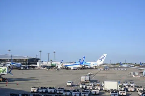 一架马来西亚航空公司客机星期四（8月20日）在日本成田机场起飞时突冒出黑烟，机场随即关闭A跑道。（iStock档案照片）