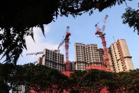 在新的“全政府远程线上验收检查”流程下，项目团队可选择为已完工区域进行360度全景扫描，再把影像提交给监管机构，供它们线上检查工程是否符合规定。（商业时报）