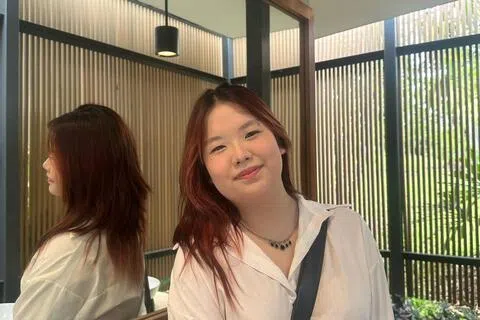 19岁的吕佳殷经历丧亲与遭受霸凌的低谷后，到柬埔寨当义工。她在旅途中深受启发，立志通过镜头，让需要帮助的群体和落后地区重新被大众看见。（受访者提供）
