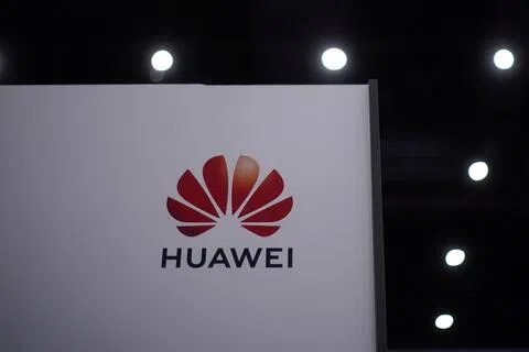 美国检方秘密起诉中国科技巨头华为八年后，这起围绕华为伊朗业务的刑事案件即将开庭审理。（路透社档案照片）