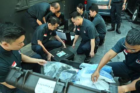 两指纹鉴定专家赴尼泊尔 支援灾难遇难者身份鉴定