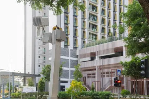 国家环境局借用新科技，辅助卫生监察和执法工作，除了优化人力部署，也能更有效取缔和阻吓卫生违规行为。图为安装在淡滨尼96街的高楼抛物监控摄像头。（吴先邦摄）