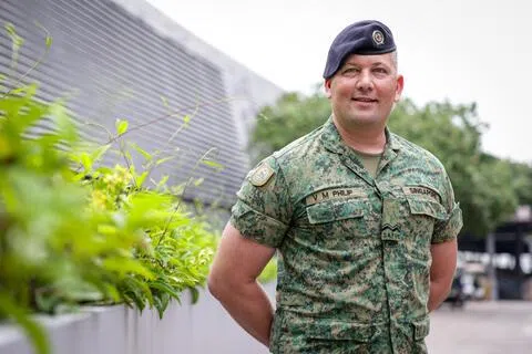 冯迈恩堡是新加坡武装部队志愿军团的一员。他说，在新加坡生活19年，让他收获良多，因此希望尽自己的一分力，回馈这个国家。（叶振忠摄）