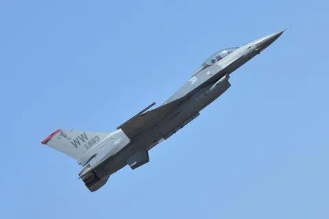 F-16战机最初由通用动力公司生产，1993年洛克希德公司收购通用动力公司的沃思堡康维尔分部后，改由洛克希德公司生产。（法新社档案照片）