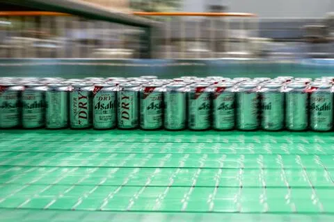 朝日啤酒（图）等日本四大啤酒制造商因涉嫌串通抬高售价，星期三（10月7日）遭强制调查。（法新社档案照片）
