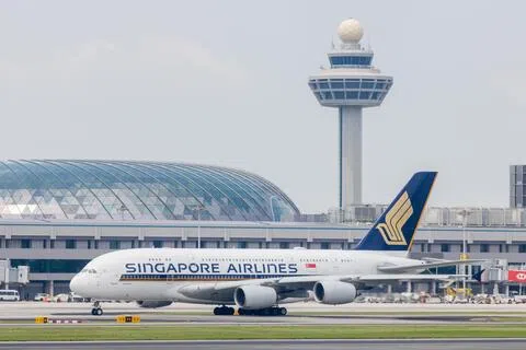 新加坡民航局从10月起在售票阶段向客运航班征收可持续航空燃料税，适用于明年起出发的航班。货运航空则因安排较为复杂，延后一年实施。（档案照片）