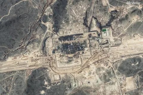 东西输油管道每日的输油能力为700万桶，是沙特绕开霍尔木兹海峡运输石油的主要渠道，9月10日遭遇袭击而被迫暂停运作。（路透社）