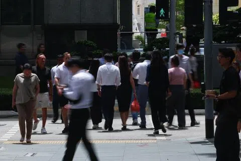 根据人力部上月公布的《劳动市场报告》，被裁人数有所增加，从今年第一季的3830人增至第二季的4620人，是2020年第四季度冠病疫情以来，裁员人数最多的季度。（陈渊庄摄）
