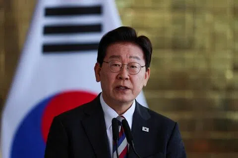 分析认为，韩国总统李在明这次大规模改组内阁，意在以政策纠偏和人事革新展现求变姿态，为执政第二年重新积蓄动力。（路透社档案照）
