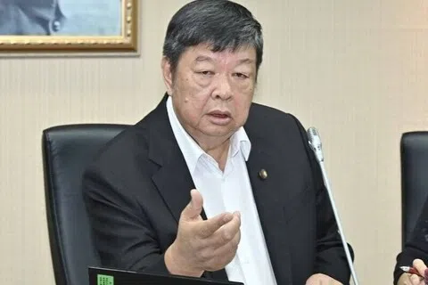 台湾在野的国民党立委陈雪生涉嫌违反《贪污治罪条例》，台北地检署主任检察官曾扬岭星期一（8月24日）率队到立法院搜索陈雪生办公室。据悉，检方当天也同步派出人员搜索陈雪生在马祖的住所。（台湾《自由时报》档案照）