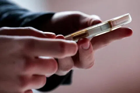 澳洲未满16岁者使用Instagram和TikTok的情况在禁令生效后不减反增，促使政府进一步收紧对社媒平台的监管。（路透社档案照片）