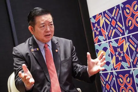 亚细安秘书长高金洪博士说，亚细安成员国已就亚细安电网进行广泛讨论，正竭尽全力推动项目。他对成员国实现这项重要的合作有十足信心。（叶振忠摄）