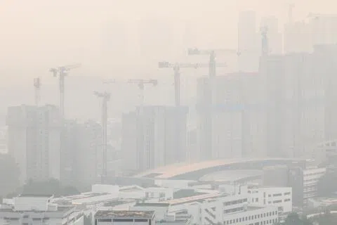 截至星期一（9月14日）上午10时，全国24小时PSI介于75至96，空气质量属中等水平，整体比星期天稍差。（陈斌勤摄）