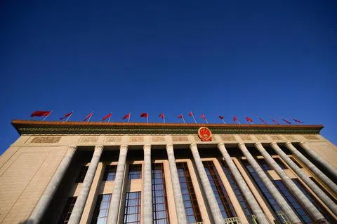 两会不再举行总理记者会的决定，预示了中国政治又将进一步纯化、净化和去杂音化。图为北京人民大会堂。（法新社）