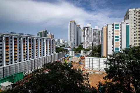 CMG20260830-YeapCT01/叶振忠/新民路和大巴窑的BTO地段 [Lorong 4 Toa Payoh, Sin Ming Road] 
Caption: New BTO site at Lorong 4 Toa Payoh, work has started on a 40-storey HDB block comprising 193 units that will be accompanied by a multi-storey carpark with a roof garden, a precinct pavilion and other community facilities.（SPH Media Limited）