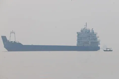 美国国务卿鲁比奥说，目前经过霍尔木兹海峡出口的石油量几乎已经恢复到冲突爆发前的水平。伊朗完全失去了对海峡的控制。（路透社）