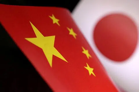 日本驻华大使金杉宪治星期二（8月25日）在朝日电视台播出的节目中说，目前很难对APEC期间改善中日关系感到乐观，但“难得有这样的机会，希望尽力推动关系朝更稳定的方向发展”。（路透社档案照片）