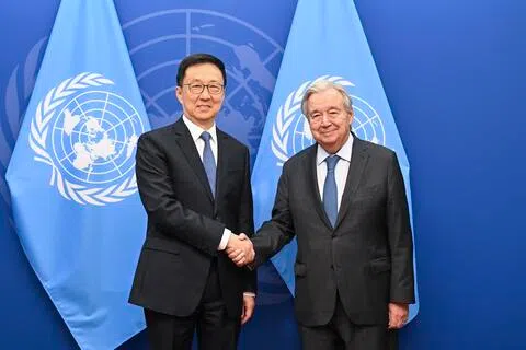 中国国家副主席韩正星期五（9月25日）在纽约出席联合国大会期间，会见联合国秘书长古特雷斯。（新华社）