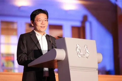 副总理兼财政部长黄循财将在5月15日正式从李显龙手上接过总理职位。（档案照片）