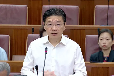 黄循财总理星期二（9月8日）在国会针对调涨政治薪金发表部长声明。（数码发展及新闻部提供）