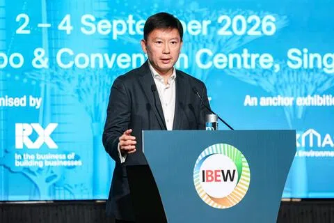 国家发展部长徐芳达星期三（9月2日）为今年的国际建筑环境周主持开幕时说：“我们对研发方面的投资，必须转化为实际效益，帮助我们改进在设计、建造和管理建筑环境的做法。”（海峡时报）