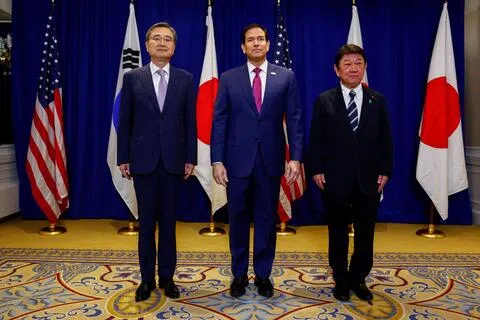 9月21日，韩国外长赵显（左起）、美国国务卿鲁比奥、日本外相茂木敏充，在纽约出席第81届联合国大会期间会晤。（路透社）