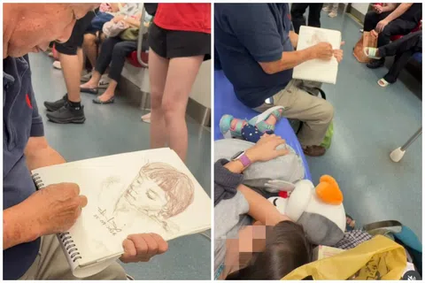 本地艺术家黄品胜在地铁车厢内掏出画具，专注地为前方正躺在座位上熟睡的小女孩作画，温馨一幕吸引旁人目光。（取自IG@teeteeheehee）