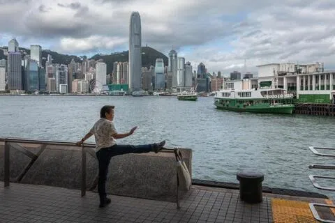 英国《金融时报》报道，西方制裁俄罗斯黄金后，俄罗斯运往香港的黄金今年来大幅增加。图为香港维多利亚港一带街景。（法新社）
