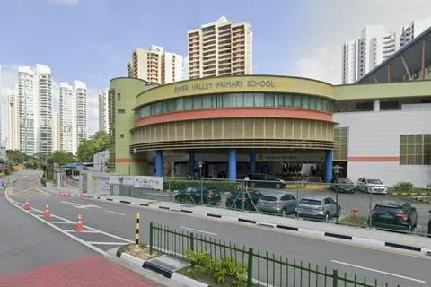 60名立化小学学生在2026年1月14日午餐时间后感到不适，隔天出现肠胃炎症状，午餐供应商Gourmetz星期三（7月29日）被控上法庭。（取自谷歌地图）